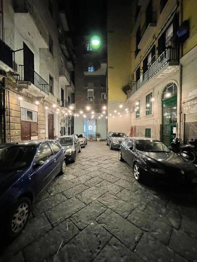 HOME SWEET HOME Storia di Napoli Italia